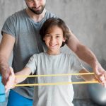 Los beneficios de contar con un entrenador personal para niños