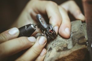 El renacimiento del valor artístico en la joyería contemporánea y la preferencia por el diseño de autor