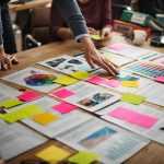 La transformación de la identidad corporativa requiere una estrategia de comunicación impecable para conectar con nuevas audiencias